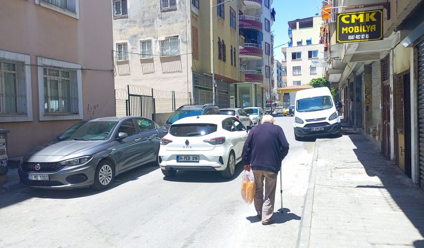 Kaldırım işgalleri hayatta kalma mücadelesine sebep oluyor