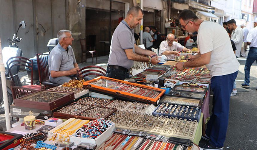 Dijital mecralara inat: Tespih sevdalılarının sokağı