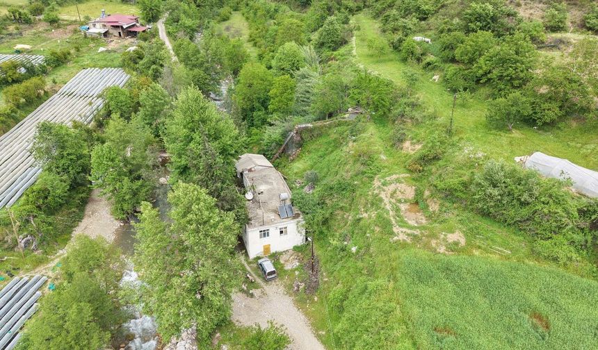 Anamur'da 200 yıllık su değirmeni zamana direniyor