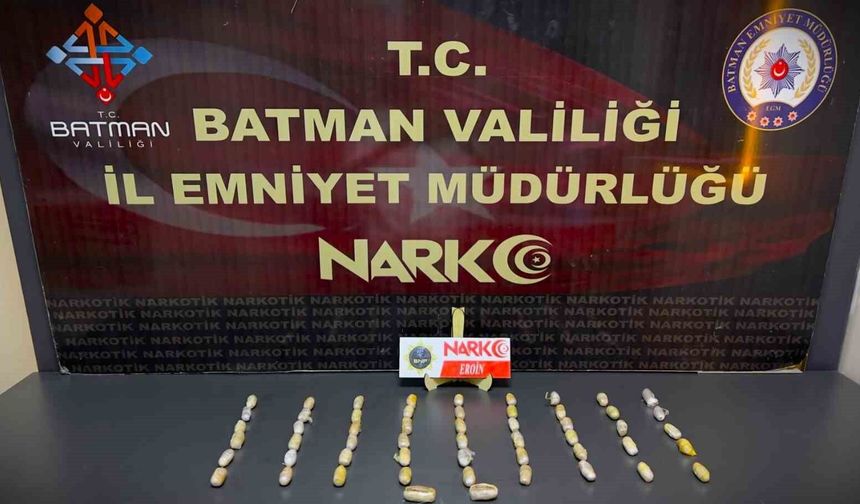 Batman'da inanılmaz olay: 4 yolcunun midesinden 353 parça halinde 2 kilo 700 gram uyuşturucu çıktı