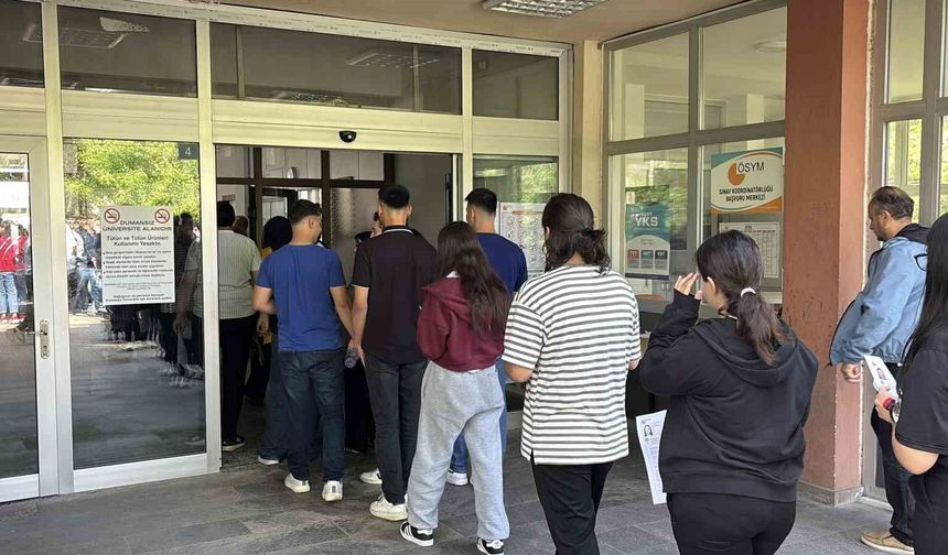 YKS'ye giren bir öğrenci: 'Türkiye maçını izledik bütün moralimizi bozdular'