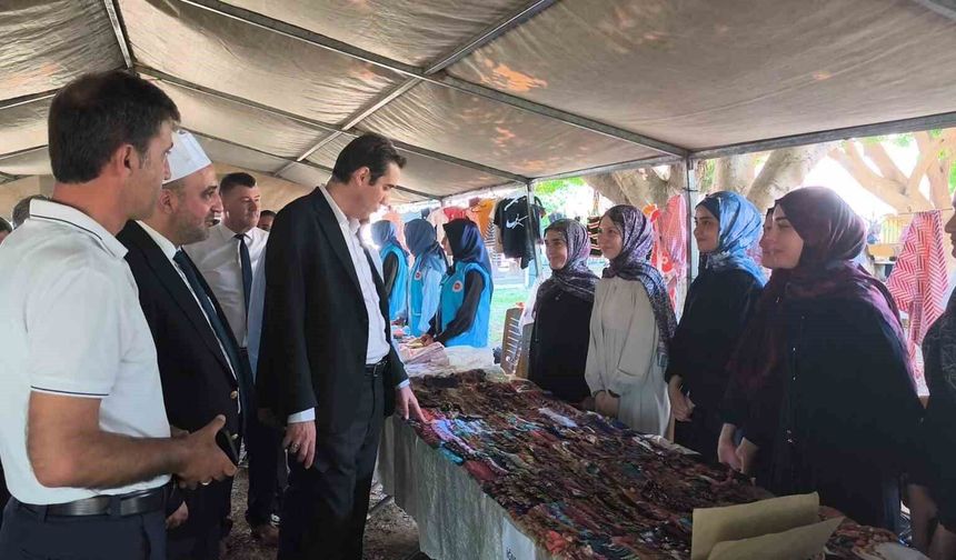 Bozyazı'da Kur'an Kursu öğrencileri için hayır çarşısı açıldı