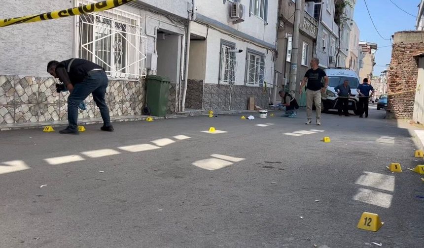 Bursa'da sokak ortasında kurşun yağmuruna tutulan şahıs ağır yaralandı