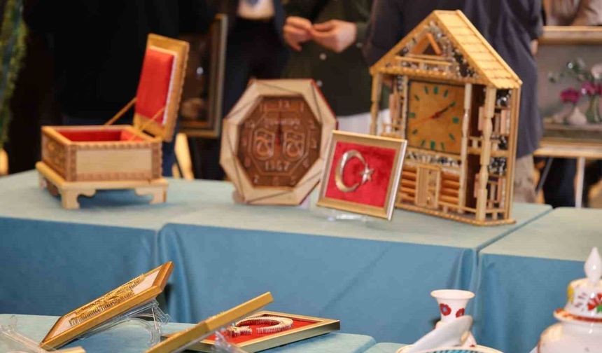 'Demir Parmaklıklardan Tuvale, Değişimin ve Emeğin Resmi' Sergisi