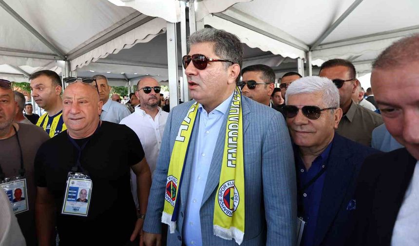 Fenerbahçe genel kurulunda başkan adaylarına yoğun ilgi