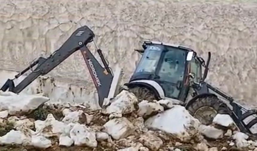 İran sınırındaki yayla yolları kardan temizleniyor