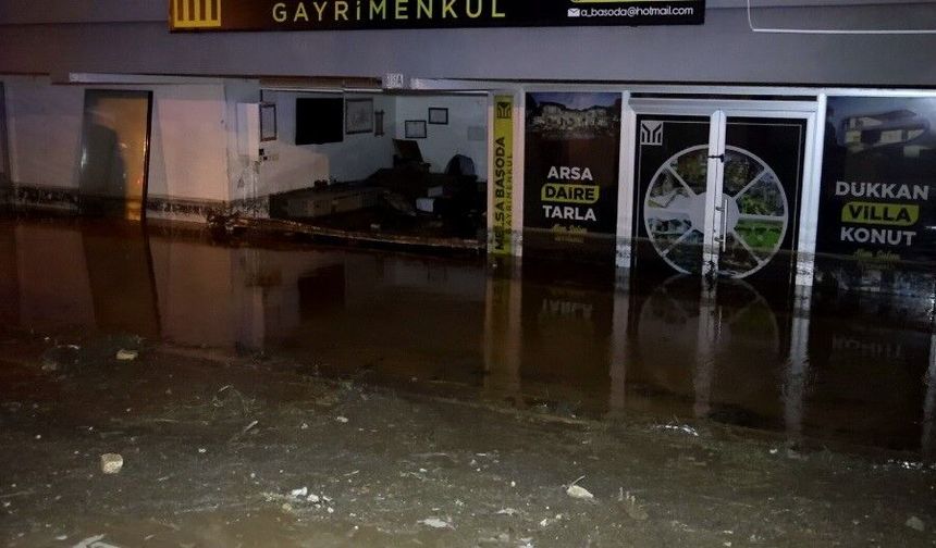 Konya'da dağlık alandan gelen sel etkili oldu