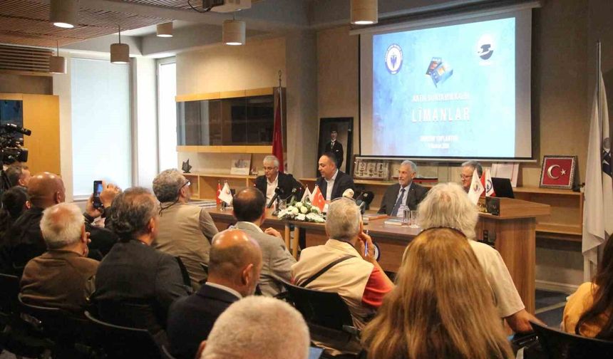 Mersin'de 'Antik Dünyanın Kalbi Limanlar' kitabı tanıtıldı