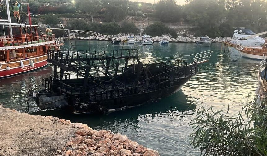 Mersin'de bir teknede başlayan yangın diğerlerine de sıçradı: 6 tekne zarar gördü