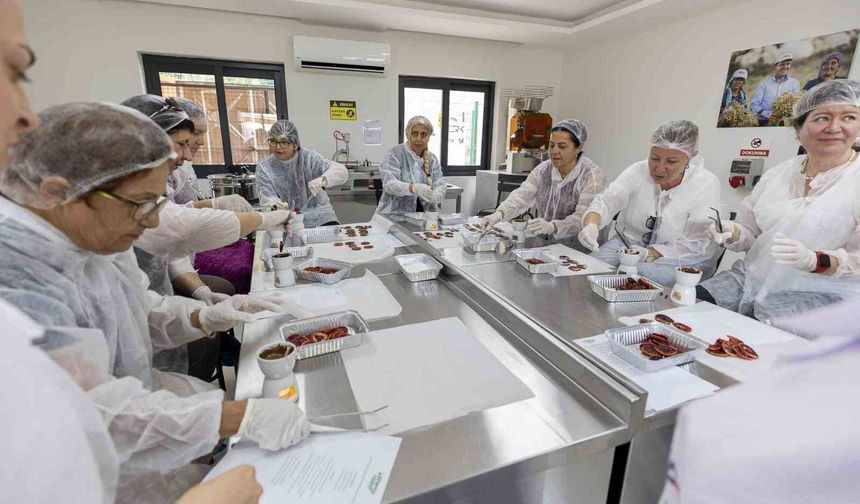 Mersin'de coğrafi işaretli kan portakalı yeni bir ürüne dönüştü