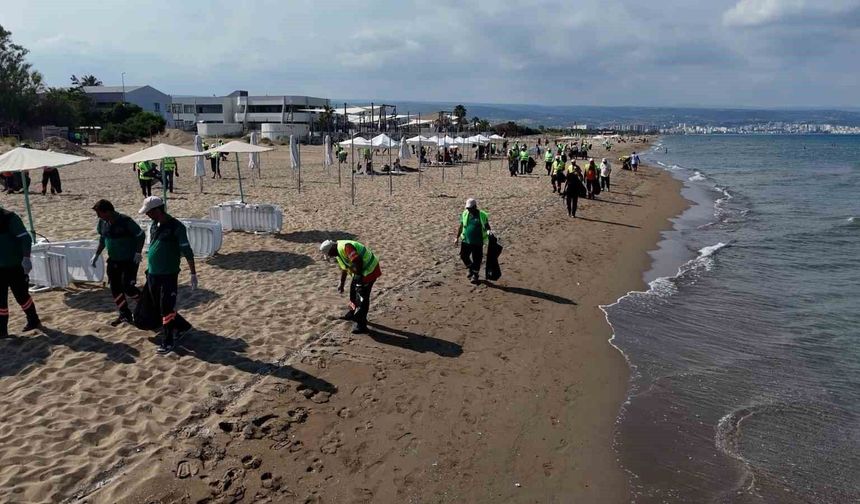 Mersin'de sahiller çevre haftasında temizlendi