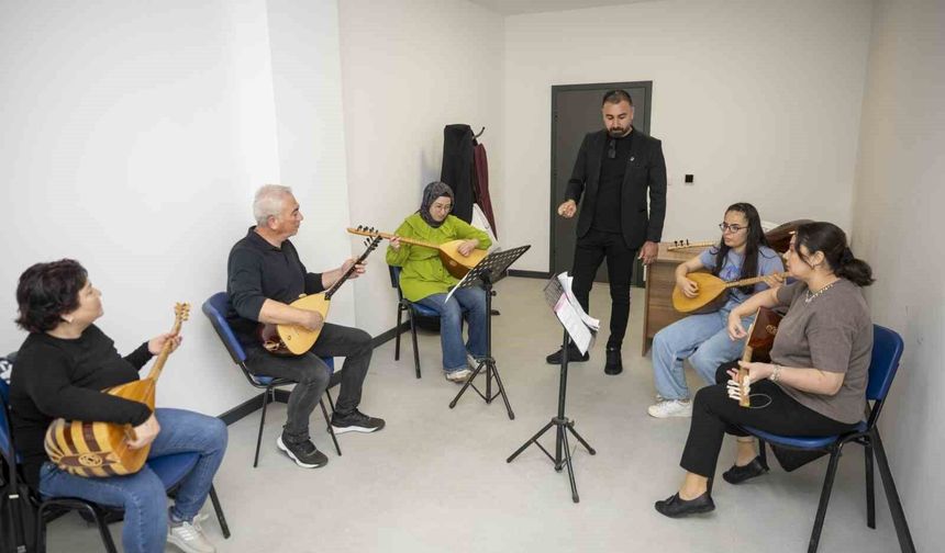 Mersin'de ücretsiz müzik kurslarında sezon sona eriyor