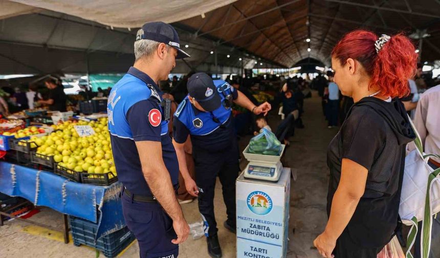 Mezitli zabıtasından semt pazarlarında sıkı denetim