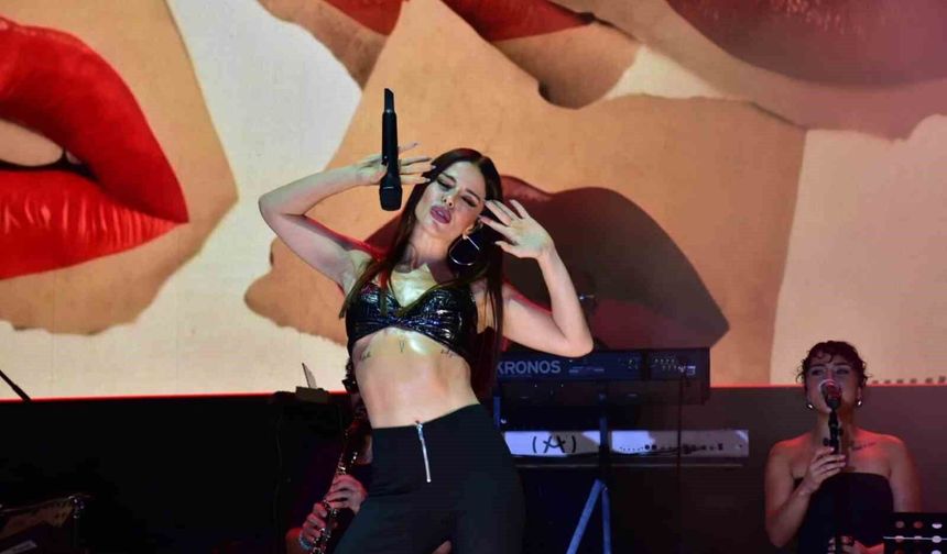 Mut Festivalinde Ceza ve Simge rüzgarı esti