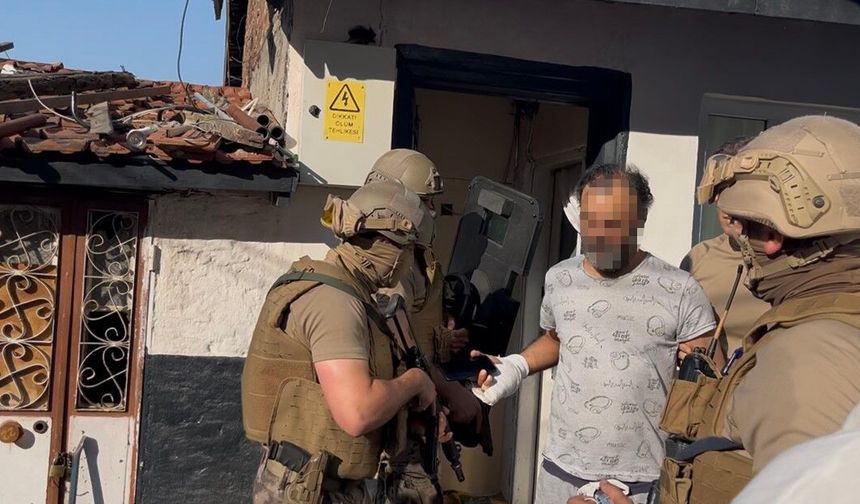 Özel harekat evi ablukaya aldı, yakalanınca 'çalsaydınız açardım' dedi