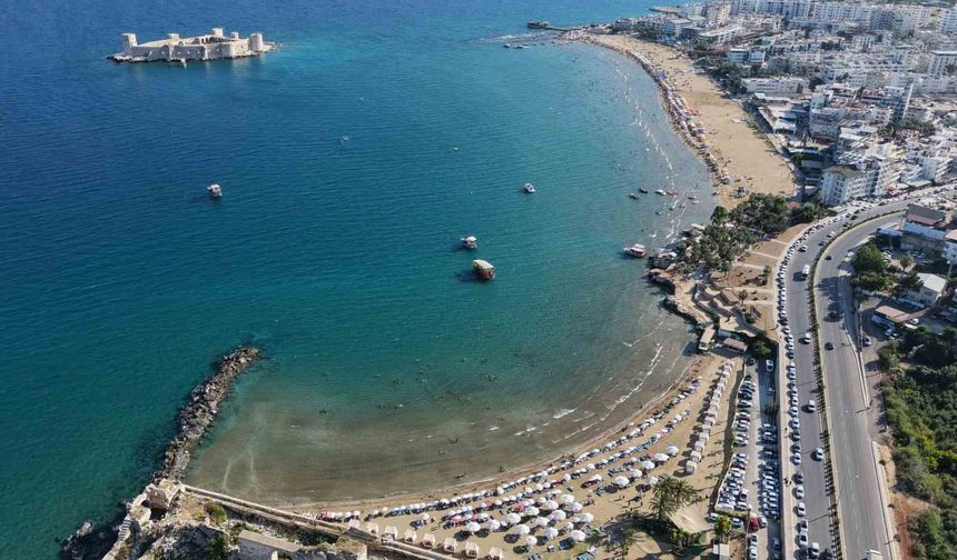 Sıcaklar geldi, okullar tatil olmadan sahillerde yoğunluk başladı