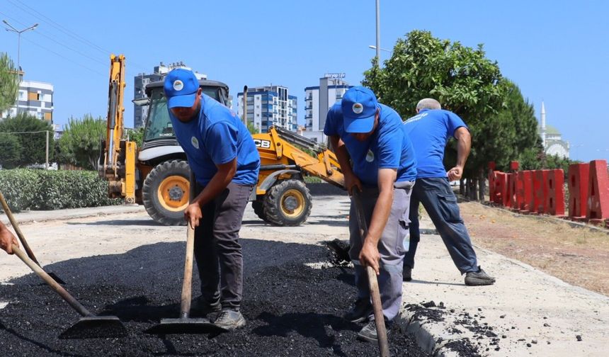 Toroslar’ın yolları asfaltlanıp düzenleniyor
