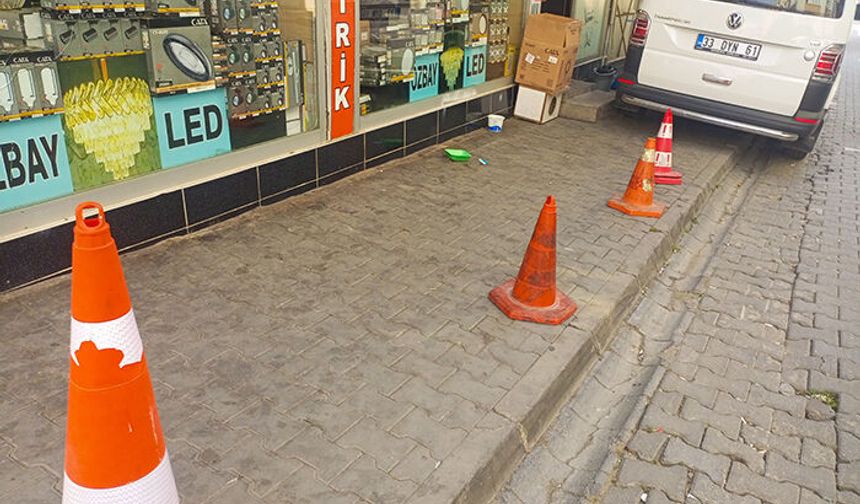 Vatandaş çareyi kendi arıyor: Mersin’de kaldırımlarda barikat dönemi
