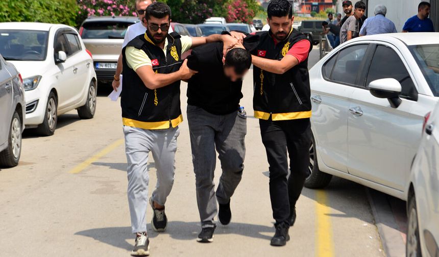 Katil zanlısı 550 saatlik güvenlik kamerası inceleme sonrası dağ evinde yakalandı