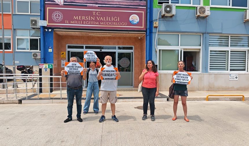 Mersin Halkevi üyeleri, öğretmenler için sokağa indi: “Direnen öğretmenlerin yanındayız”