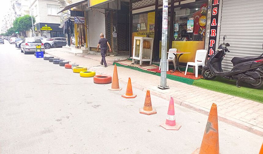 Mersin sokaklarında rengarenk engeller