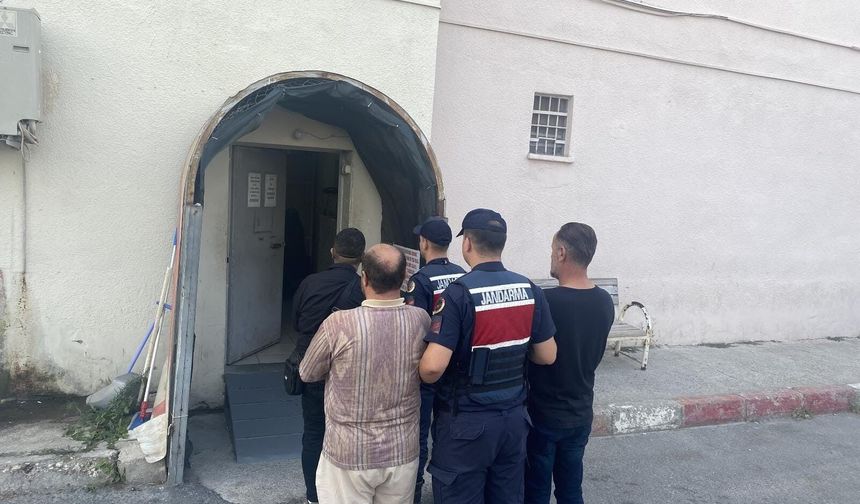 Mersin'de sahte evrakla milyonluk vurgun girişimine suçüstü baskın: 4 tutuklama