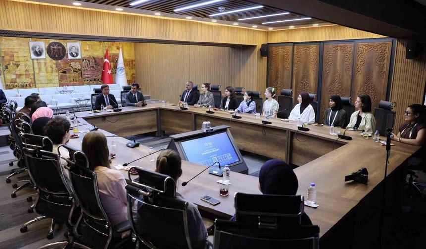 13 ülkeden gelen öğrenciler Erzincan'da Türkçe ve Türk kültürüyle buluşuyor
