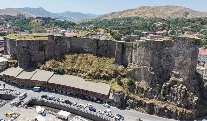 Bitlis Kalesi'nde kazılar büyük ölçüde tamamlandı
