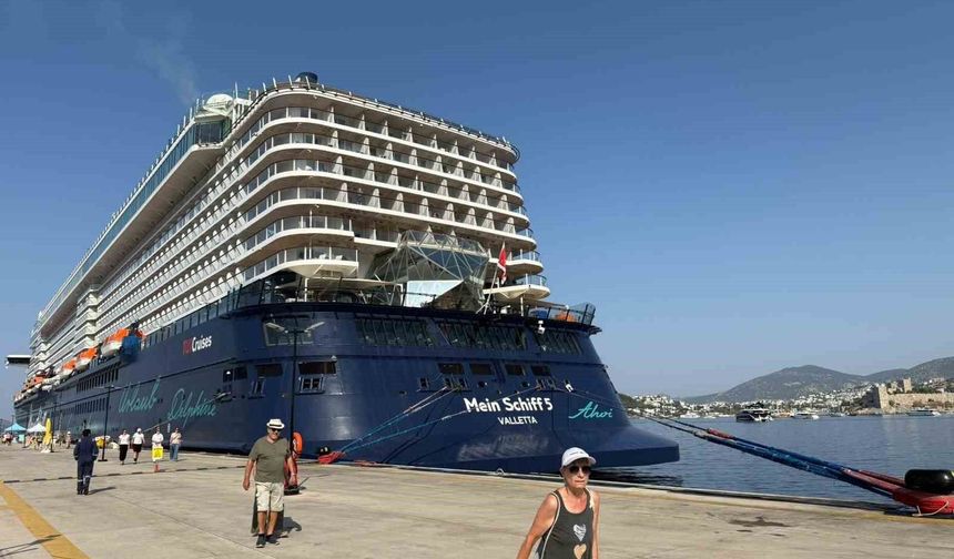 Bodrum'a 2 bin 746 yolcuyla geldi
