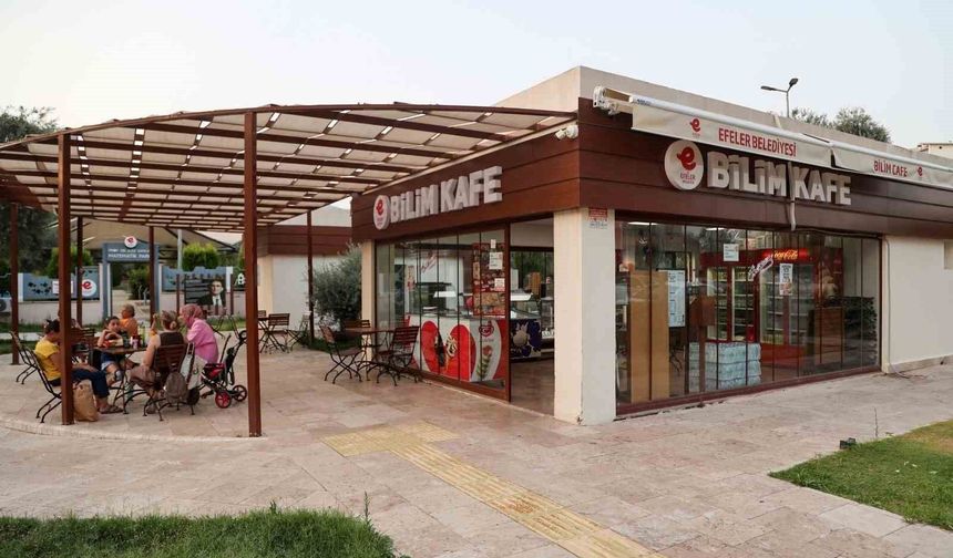 Efeler'de Bilim Kafe yaz akşamlarında da ziyaretçilerini ağırlayacak