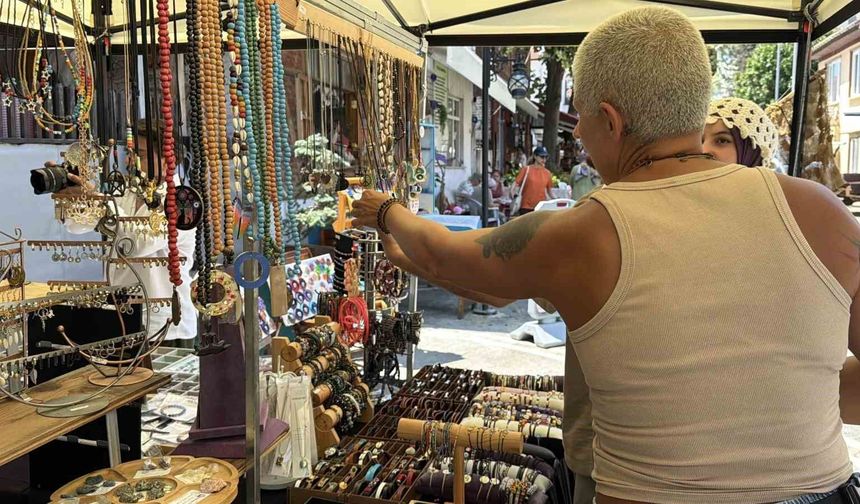 Emekli oldu hobisini dükkana yansıttı