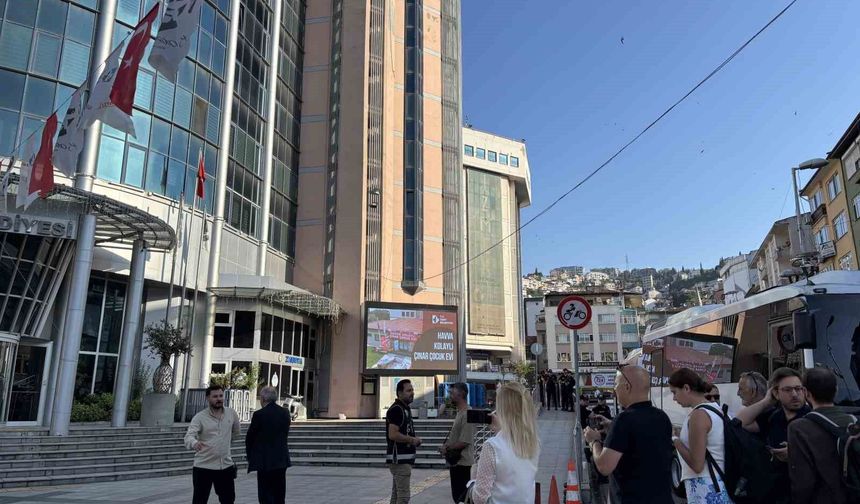 İzmit Belediye Başkanı Hürriyet ve eşi gözaltına alındı