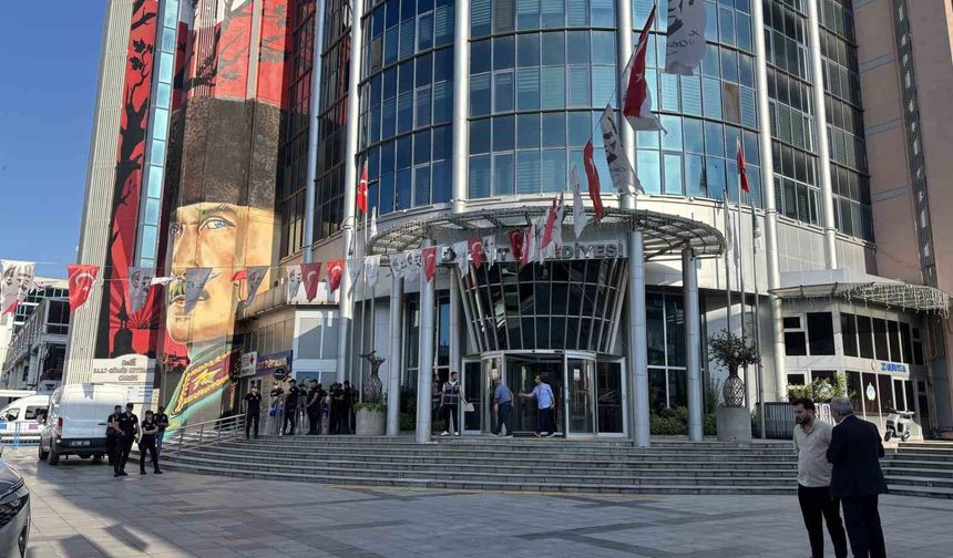 İzmit Belediyesi operasyonunun detayları belli oldu
