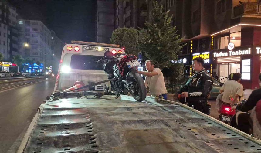 Katlanır plaka ile polise yakalanan motosiklet sürücüsüne 140 bin lira ceza