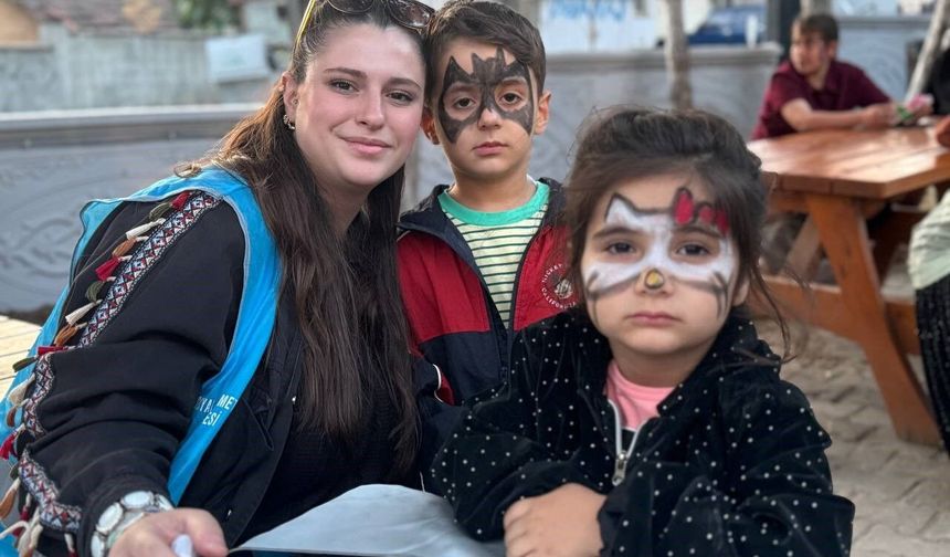 'Mahallemde Neşe Var' etkinlikleri 3 ilçede çocuklarla buluştu