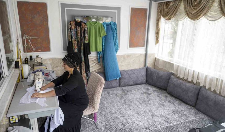 Mersin'de aldığı eğitimle evinden üretip kazanmaya başladı