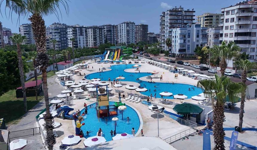 Mezitli Belediyesi Su Parkı yaz sezonuna kapılarını açtı