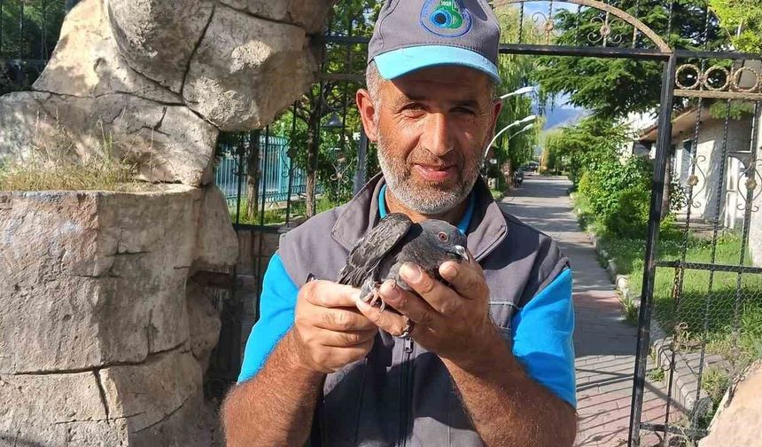 Temizlik işçisinden yürek ısıtan davranış