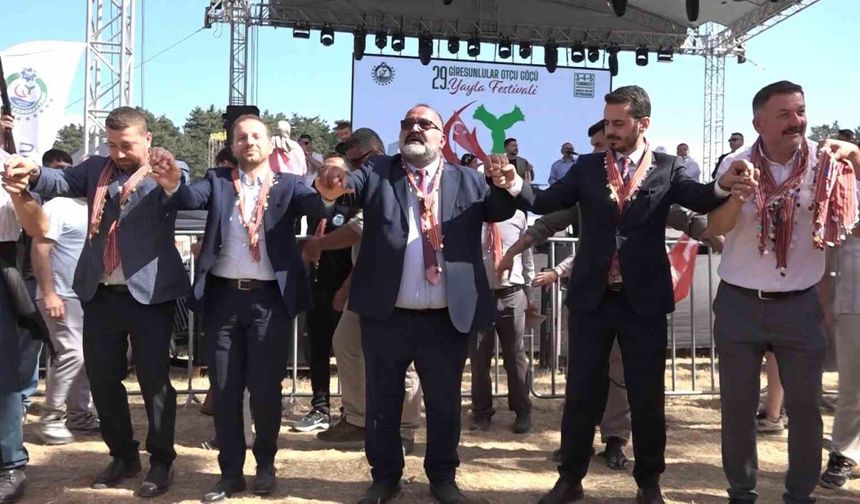Türkiye'nin dört bir yanından gelen Giresunlular Bursa'da buluştu