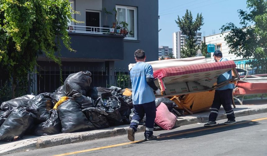 Yenişehir'de çöp ev operasyonu: 5 kamyon atık çıkarıldı