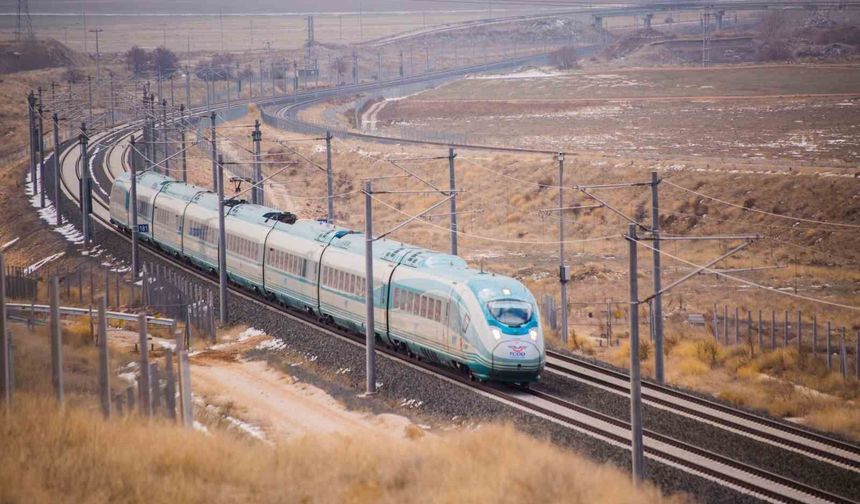 Bakan Uraloğlu: 'Demiryolu ağımızı 10 bin 948 kilometreden 13 bin 919 kilometreye ulaştırdık'
