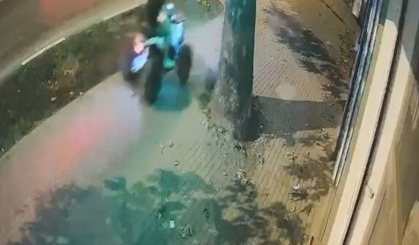 Bursa'da kaza dehşeti saniye saniye kamerada...ATV ile yolun karşısına geçerken canından oldu