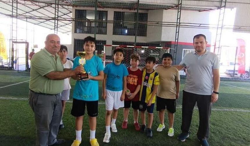 Erdemli'de Yaz Kur'an Kursu öğrencileri futbol turnuvasında buluştu