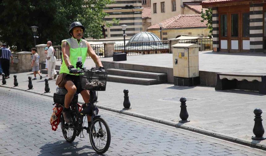 İş yerini kapatan gezgin, bisikletiyle Türkiye'yi turluyor