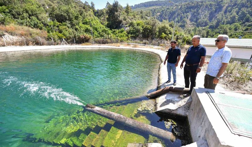 Mersin Büyükşehir Belediyesinden 79 mahalleye sulama borusu desteği