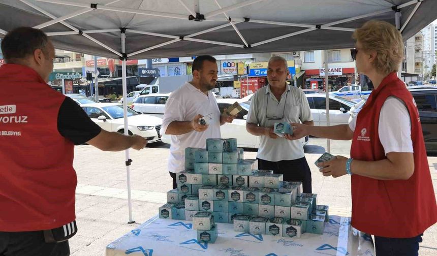 Mersin'de Mevlit Kandilinde 15 bin kandil simidi dağıtıldı