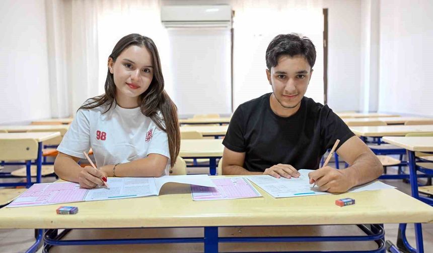 Mersin'de ücretsiz kurs desteğiyle 396 öğrenci üniversiteli oldu