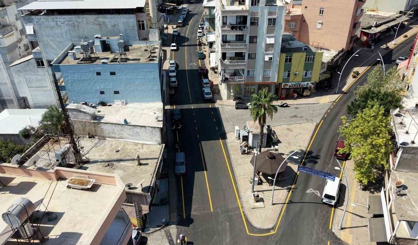 Anamur'da 3 cadde sıcak asfaltla yenilendi