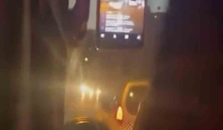 Bursa'da direksiyon başında canlı yayın yapan otobüs şoförüne 21 bin lira ceza