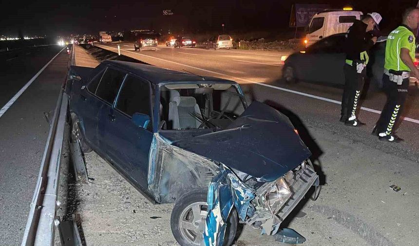 Karaman'da 2 otomobil çarpıştı: 3 yaralı